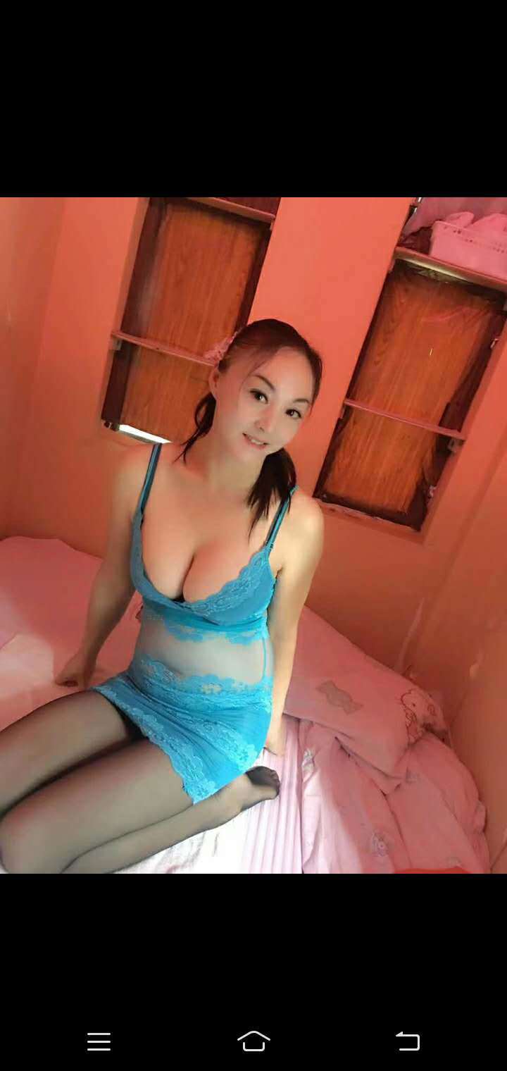 村里有个姑娘叫小芳，36E波推巨爽！！